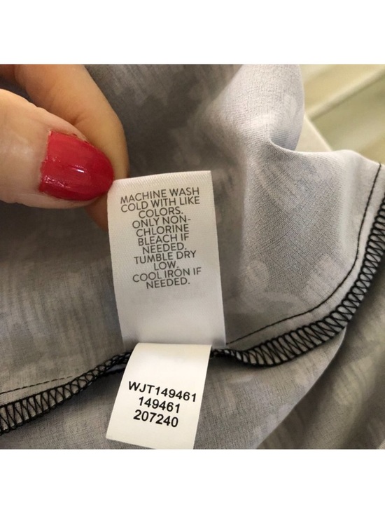 J. Jill Fit On-The-Go Zip Front Hooded Jacket size M Wind Breaker Black Floral - Picture 10 of 12